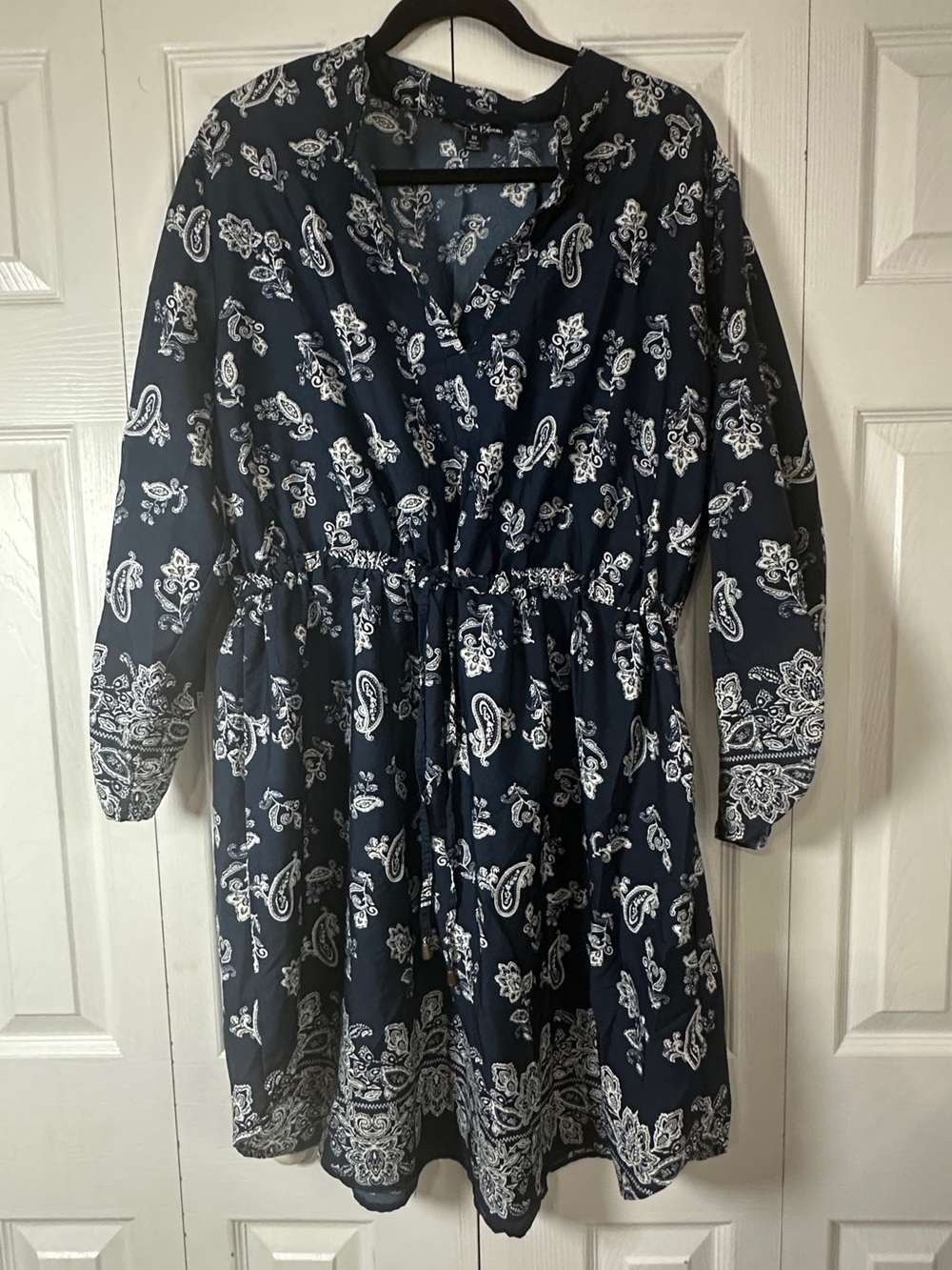 Women’s Navy Blue Paisley Drawstring Waist Dress, size 3X